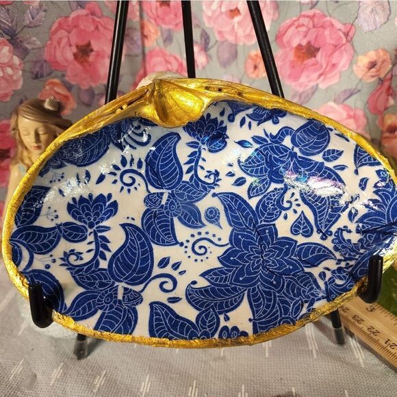 DECOUPAGE CLAM SHELL TRINKET DISH - Picture 1 of 7